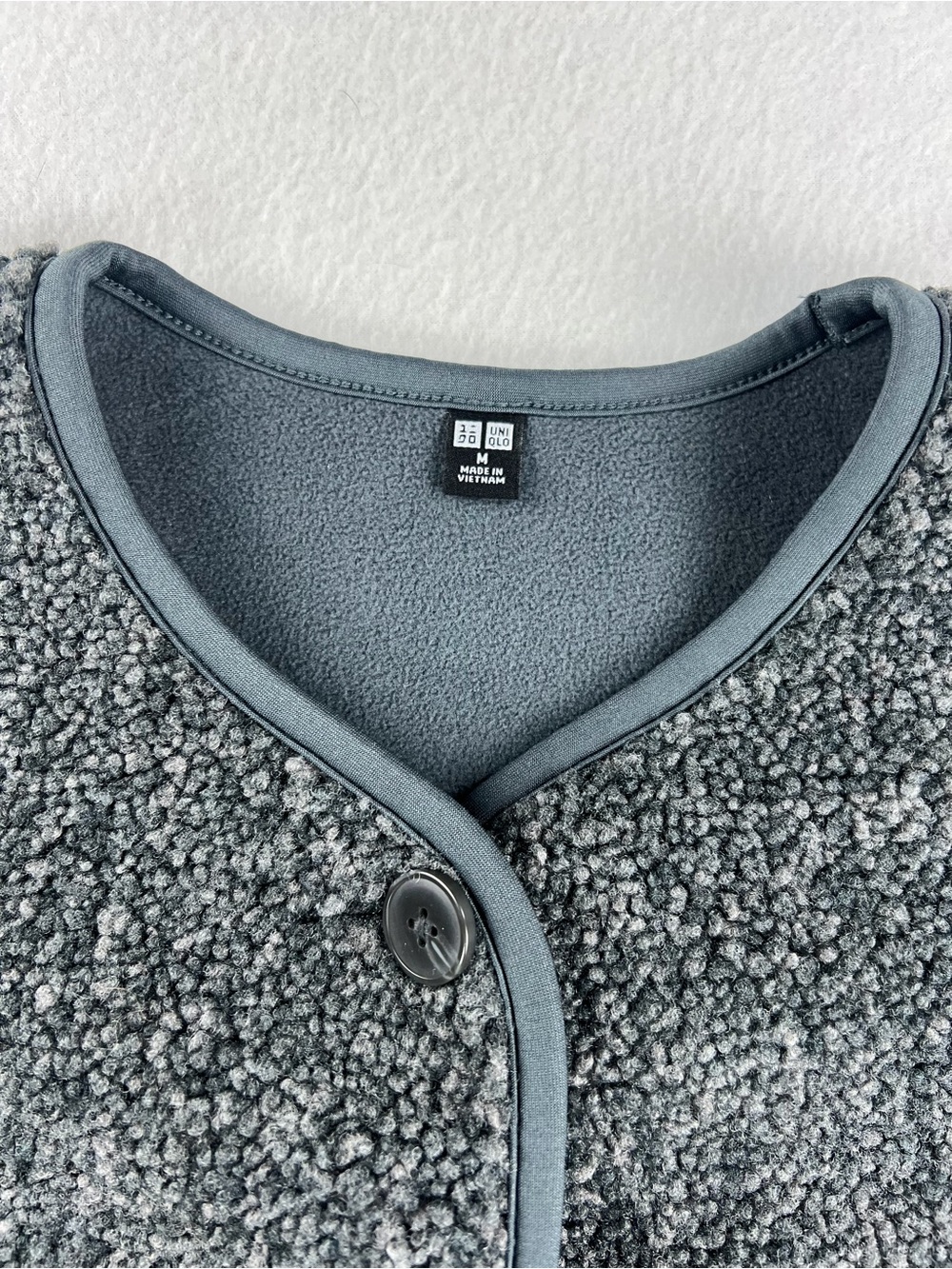 Uniqlo Charcoal Gray Fleece Crew - Picture 3 of 9